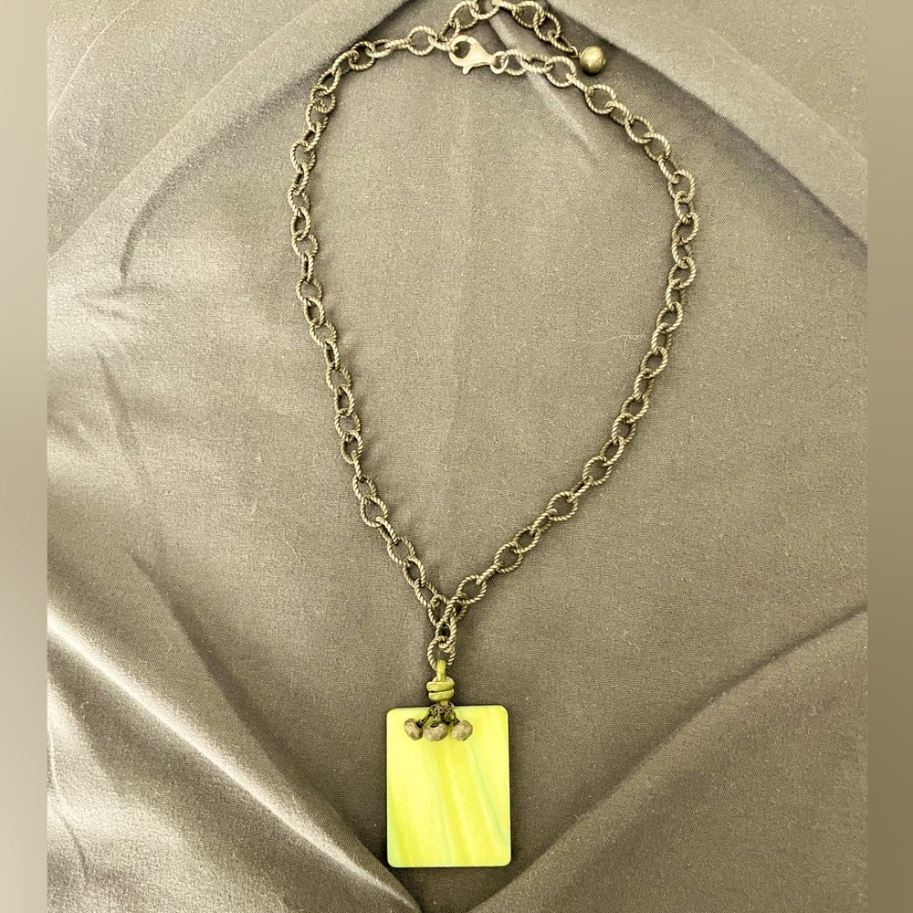 Silpada green mother of pearl necklace